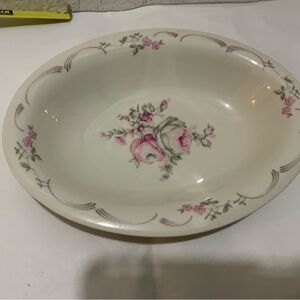 Castleton USA Belrose Oval Vegetable Bowl 10" G15